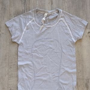 Lululemon Running Shirt, never worn!